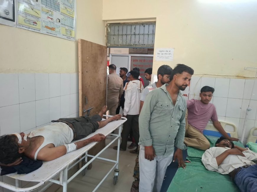 हाथरस के सासनी में दो बाइकों की भीषण भिड़ंत, तीन युवक गंभीर रूप से घायल