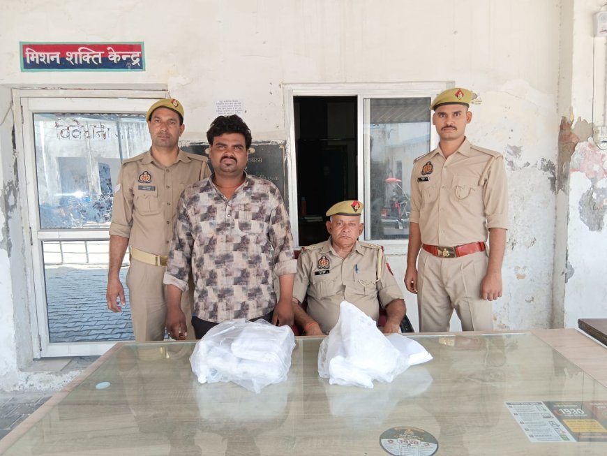 हाथरस में अवैध आतिशबाजी सामग्री पर बड़ा प्रहार, 33 टन पोटाश व गंधक के साथ दो गिरफ्तार