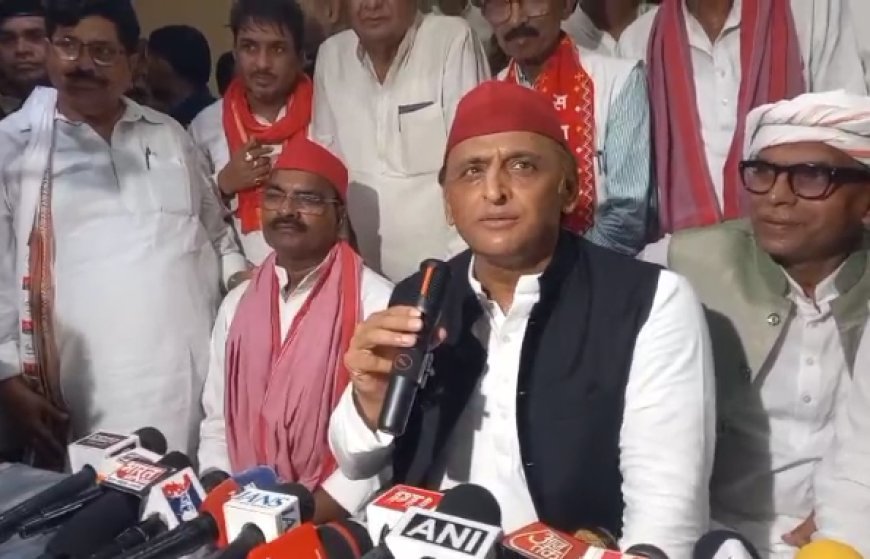 बलिया में गरजे अखिलेश यादव: अमेरिका के दूध और गोबर से ऊर्जा पर कसा तंज, भाजपा सरकार पर बोला तीखा हमला
