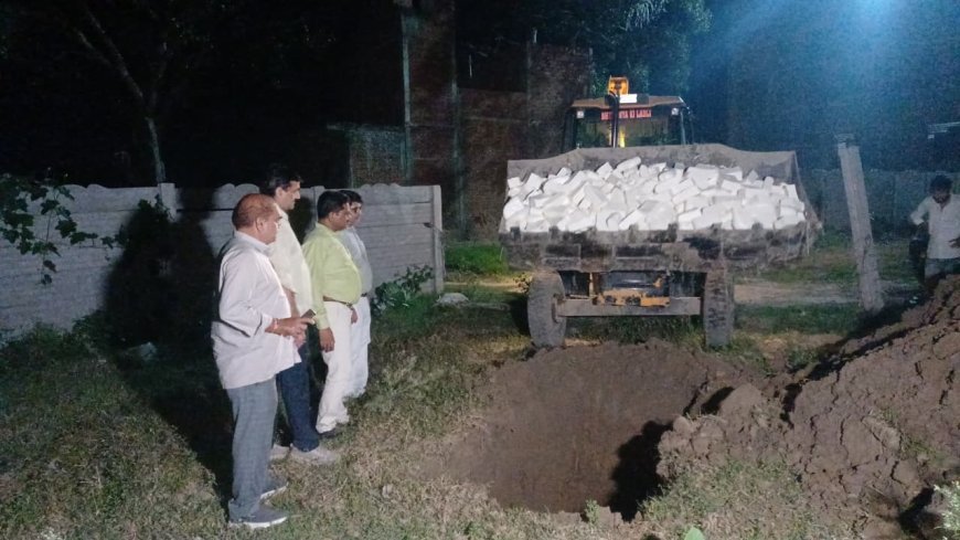 Lucknow News: नवरात्रि से पहले यूपी में मिलावटखोरों पर बड़ा एक्शन, 1.04 करोड़ का खाद्य पदार्थ जब्त; 1500 किलो पनीर नष्ट