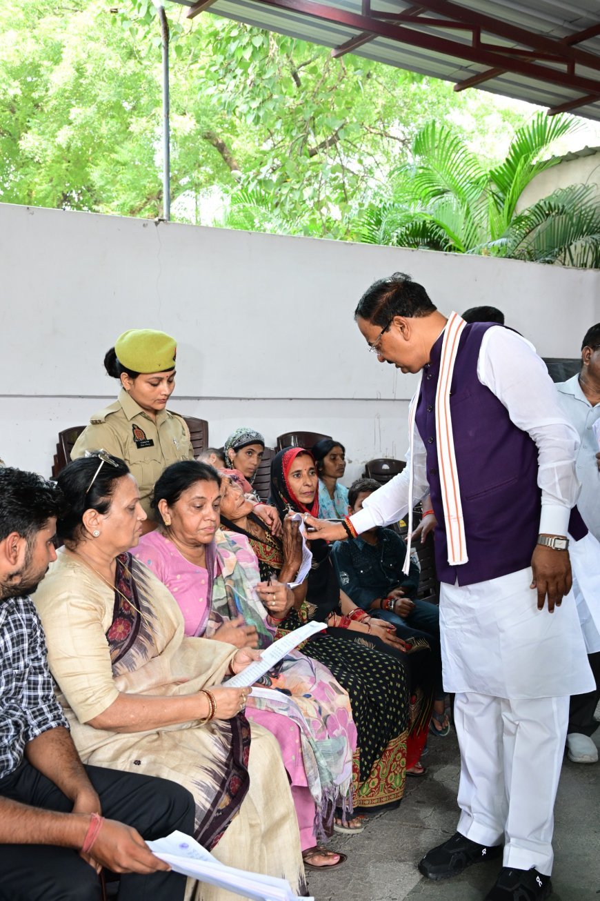 उप मुख्यमंत्री केशव प्रसाद मौर्य का बड़ा निर्देश: जनता दर्शन में आई शिकायतों पर तुरंत एक्शन लें अफसर