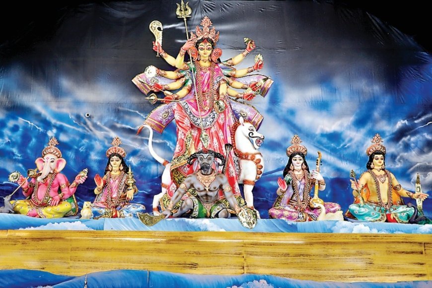 यूपी में दुर्गा पंडालों की सुरक्षा पर सीएम योगी के कड़े निर्देश, इमरजेंसी निकास और अग्नि सुरक्षा जांच अनिवार्य