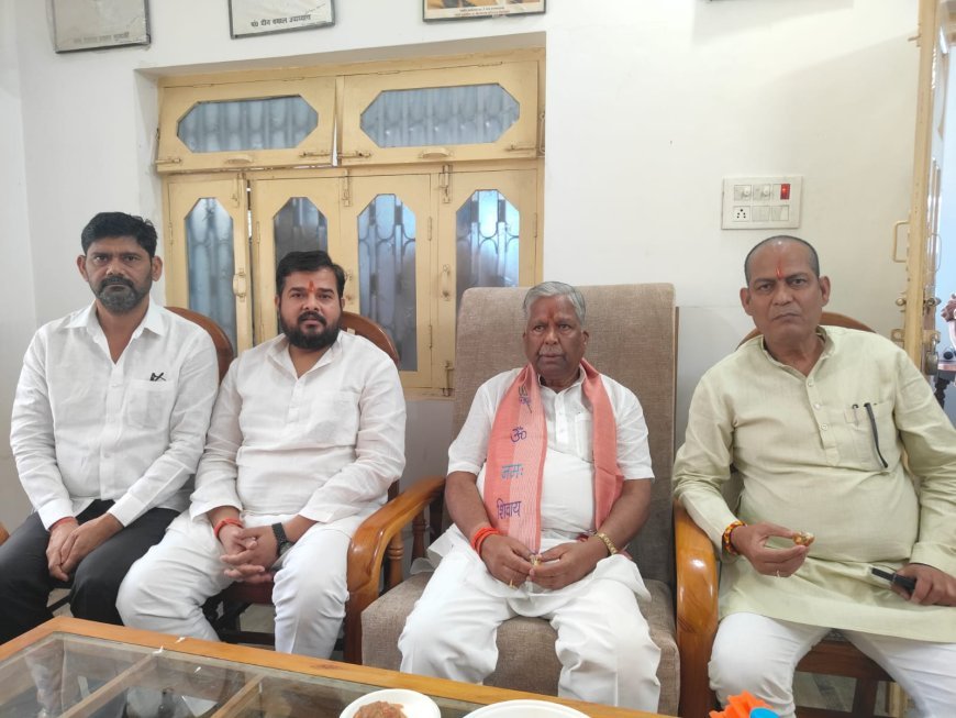 Hardoi News: हरदोई में अशोक बाजपेई की अपील, बोले—अवनीश सिंह को पहली वरीयता का मत देकर जिताएं; UGC और आरक्षण पर भी रखी बात