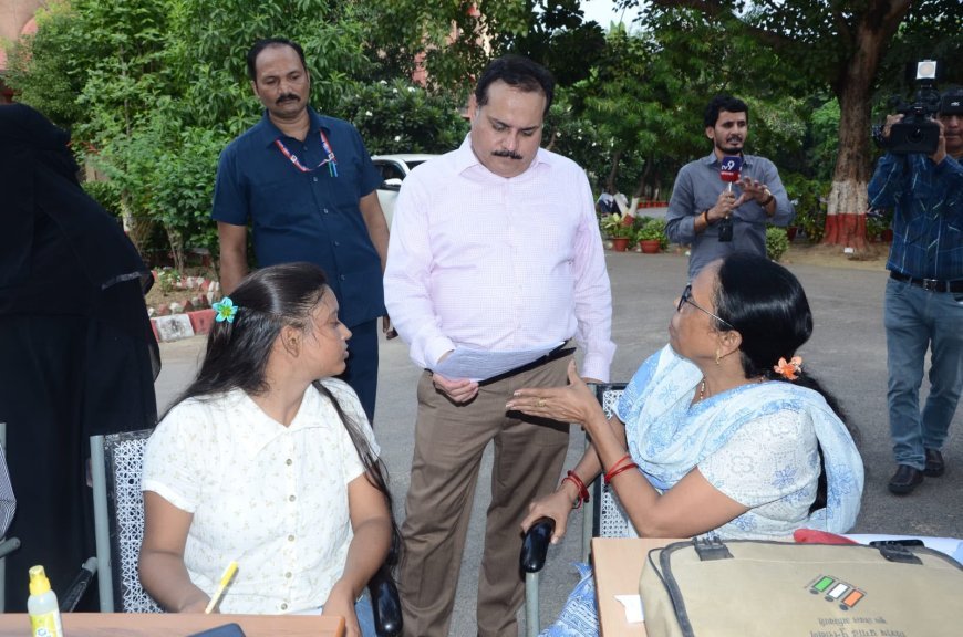 यूपी विधान परिषद चुनाव 2026: स्नातक और शिक्षक मतदाता घर बैठे जान सकेंगे मतदेय स्थल व क्रम संख्या, CEO की वेबसाइट पर मिलेगी जानकारी