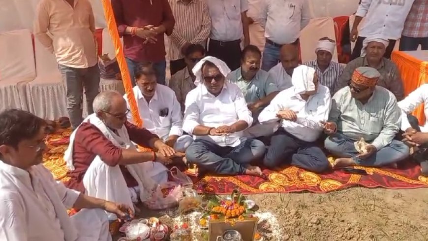 बलिया के ऐतिहासिक ददरी मेले का ध्वज पूजन संपन्न, विजयादशमी पर वैदिक मंत्रोच्चार के साथ शुरू हुईं तैयारियां