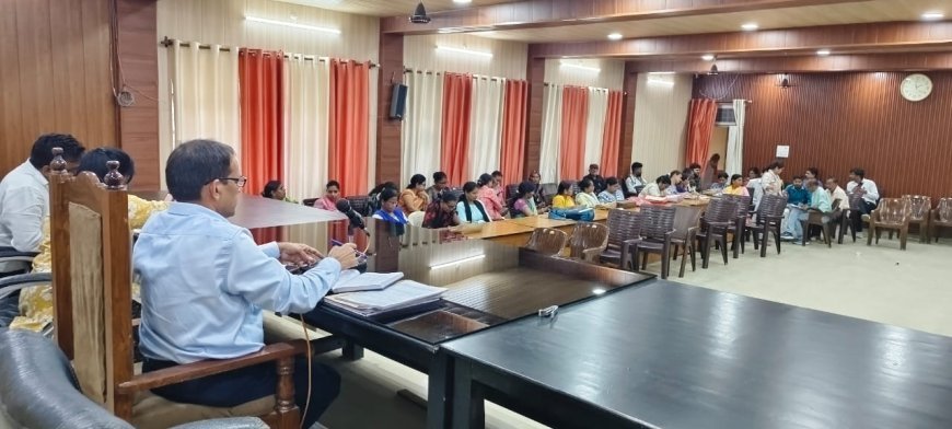 हरदोई में मतदाता सूची पुनरीक्षण को लेकर बैठक, डुप्लीकेट नामों के सत्यापन और नए वोटरों के पंजीकरण पर जोर