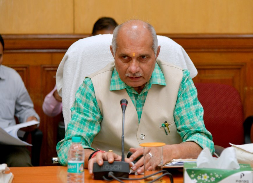 यूपी की गौशालाओं में बनेंगे गोबर के दीये और मूर्तियां, आत्मनिर्भरता और रोजगार को मिलेगा बढ़ावा
