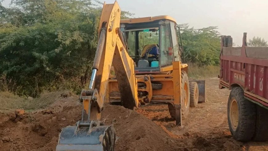 Pulwama Illegal Mining - अवैध खनन पर पुलिस का बड़ा शिकंजा, 23 डंपर और एक्सकेवेटर जब्त