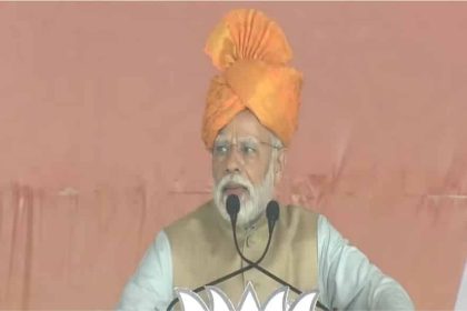 in-rajasthan-pm-modi-said-that-congress-has-handed-over-the-people-to-robbers-rioters-and-criminals