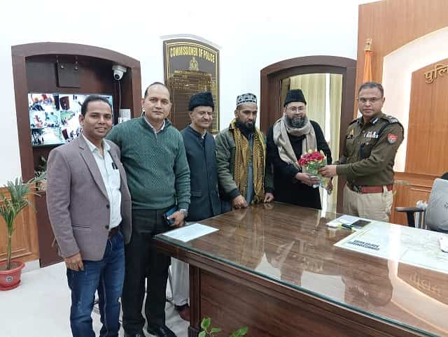 Kanpur News City Qazi met Police Commissioner Akhil Kumar with his team and discussed various issues.