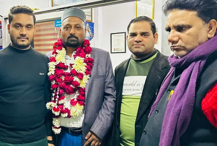 Kanpur News Media in-charge of Hussaini Federation, Dr. Zulfikar Ali Rizvi welcomed with great enthusiasm.