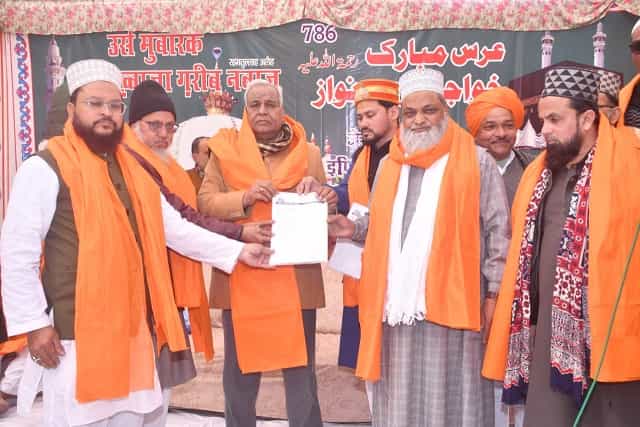 Kanpur News Memorandum submitted to Satya Dev Pachauri MP in 56 Park Juhi Lal Colony Urse Garib Nawaz.