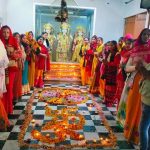 Sambhal News: Women decorated Ram Darbar with flower rangoli.