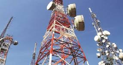 Hardoi News: Thieves stole 22 batteries from mobile tower and escaped.